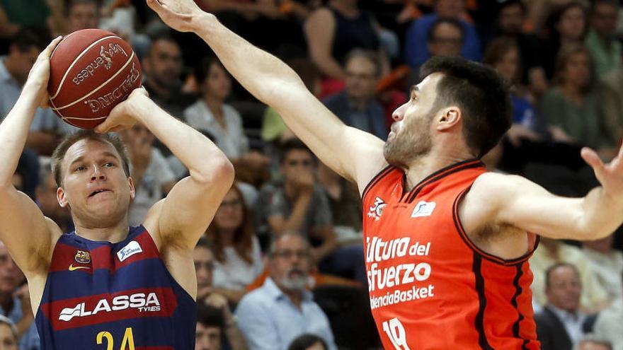 El Valencia Basket, primer semifinalista tras eliminar al Barça.