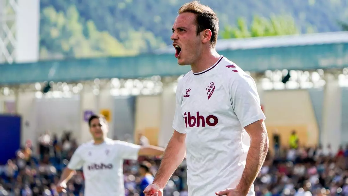 El Eibar diluye el efecto Ferran Costa