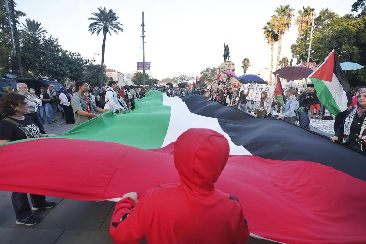 Miles de personas se manifiestan en Palma en apoyo al pueblo palestino: "El alto al fuego no es paz"