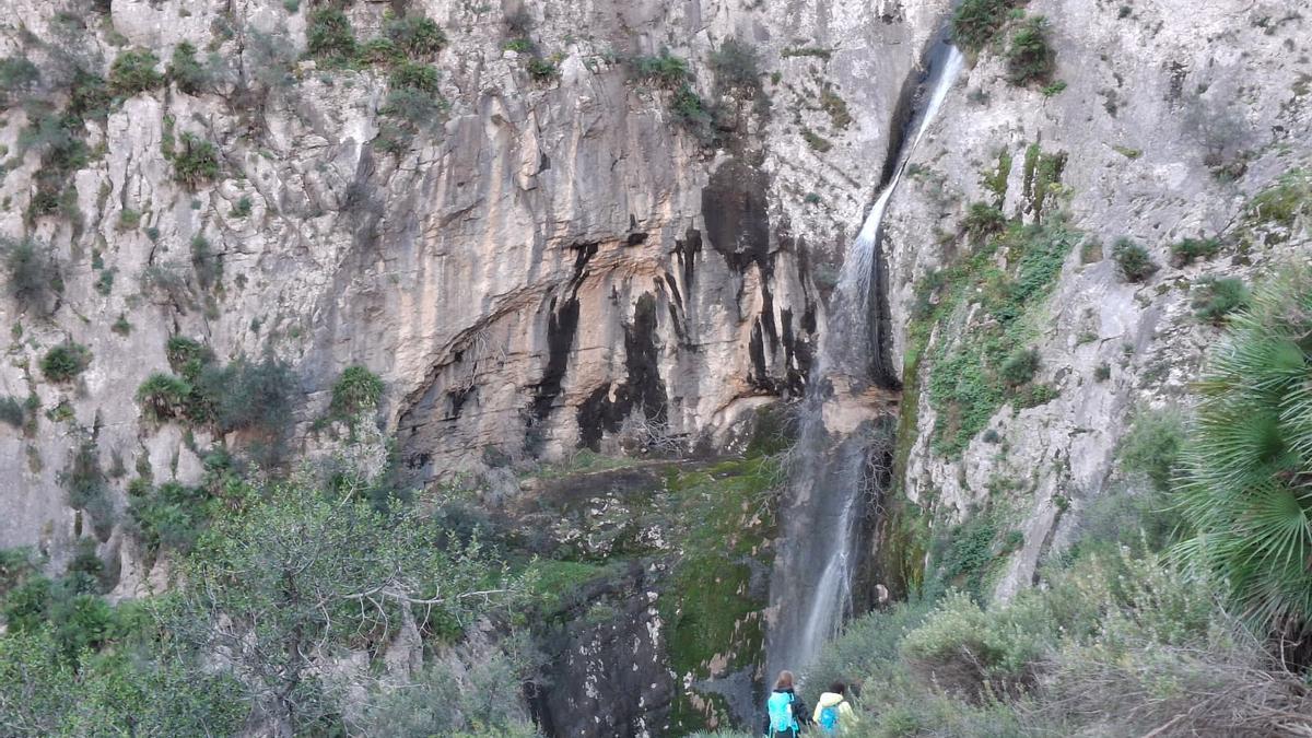 Ruge el Salt de Fleix, la espectacular catarata del Barranc de l'Infern y la Vall de Laguar (vídeo)