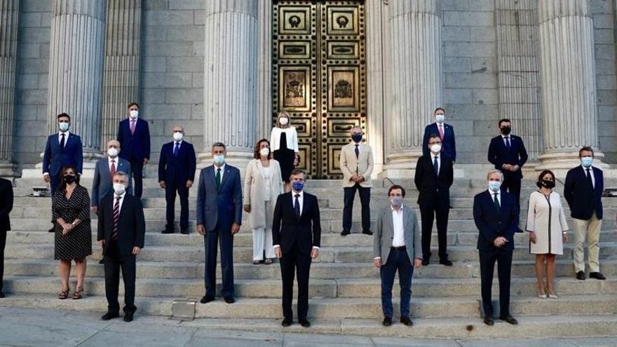 Los alcaldes de Málaga, Marbella y Estepona, en el Congreso de los Diputados junto a regidores del PP de todo el país.