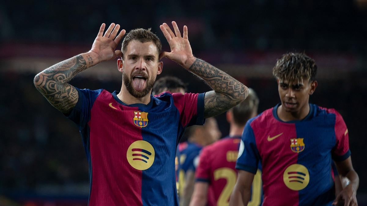 Iñigo Martínez, con su característica celebración tras anotar el 3-2.