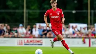 Palo para el Barça: La perla holandesa que ha rechazado fichar para seguir en el Twente