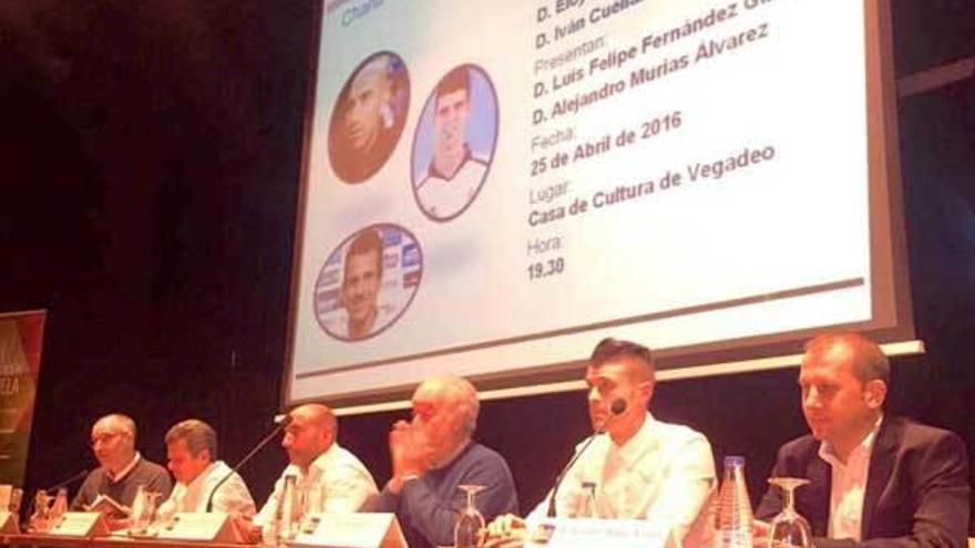 Abelardo, Cuéllar y Eloy, en el VIII Foro &quot;Comunicación y escuela&quot; en Vegadeo