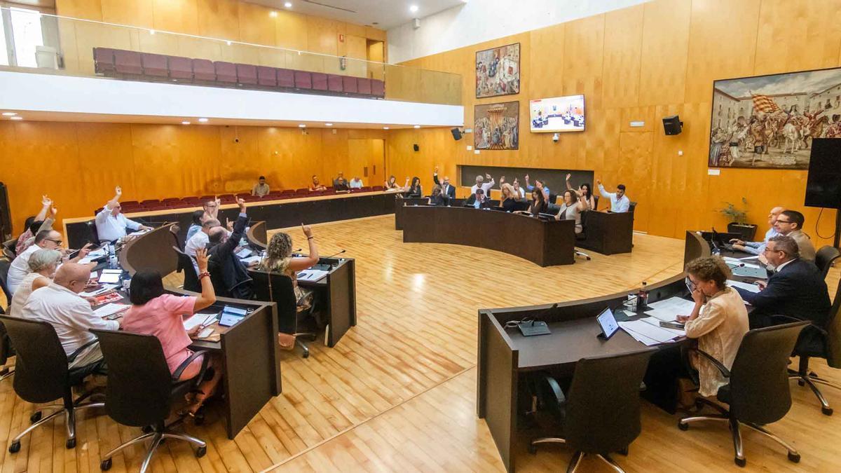 Una imagen del pleno ordinario de junio celebrado el lunes en el Ayuntamiento de Benidorm.