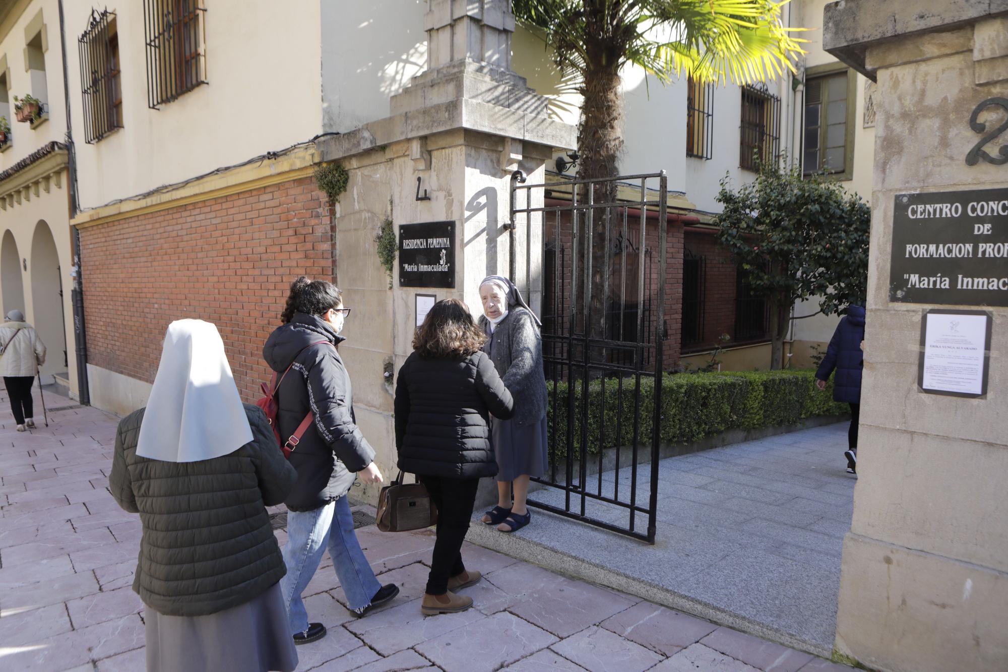 EN IMÁGENES: Capilla ardiente por la adolescente asesinada en Oviedo