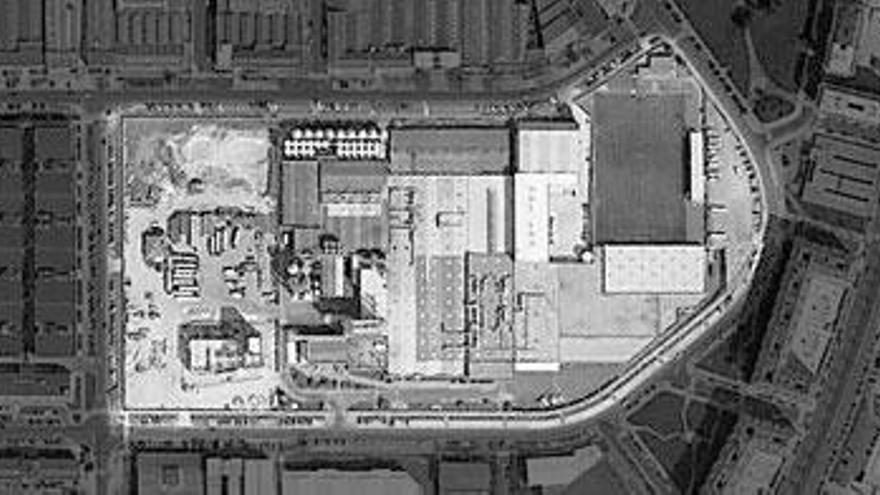 Parcela de la fábrica de Estrella Galicia con el espacio añadido en la esquina superior derecha.