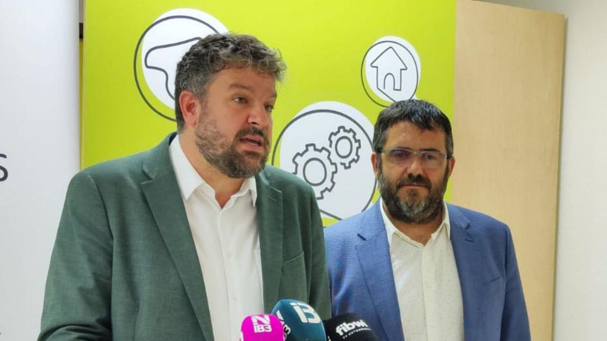 Lluís Apesteguia y Vicenç Vidal, durante una rueda de prensa.