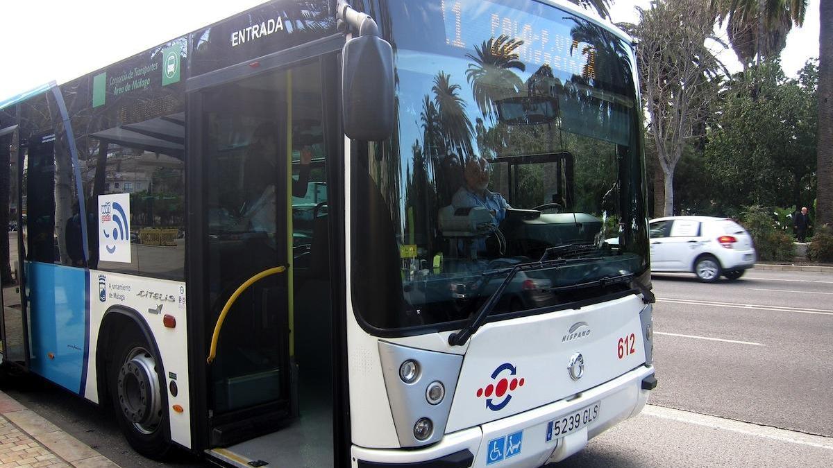 Un autobús de la EMT en el Paseo del Parque, en una imagen de archivo.
