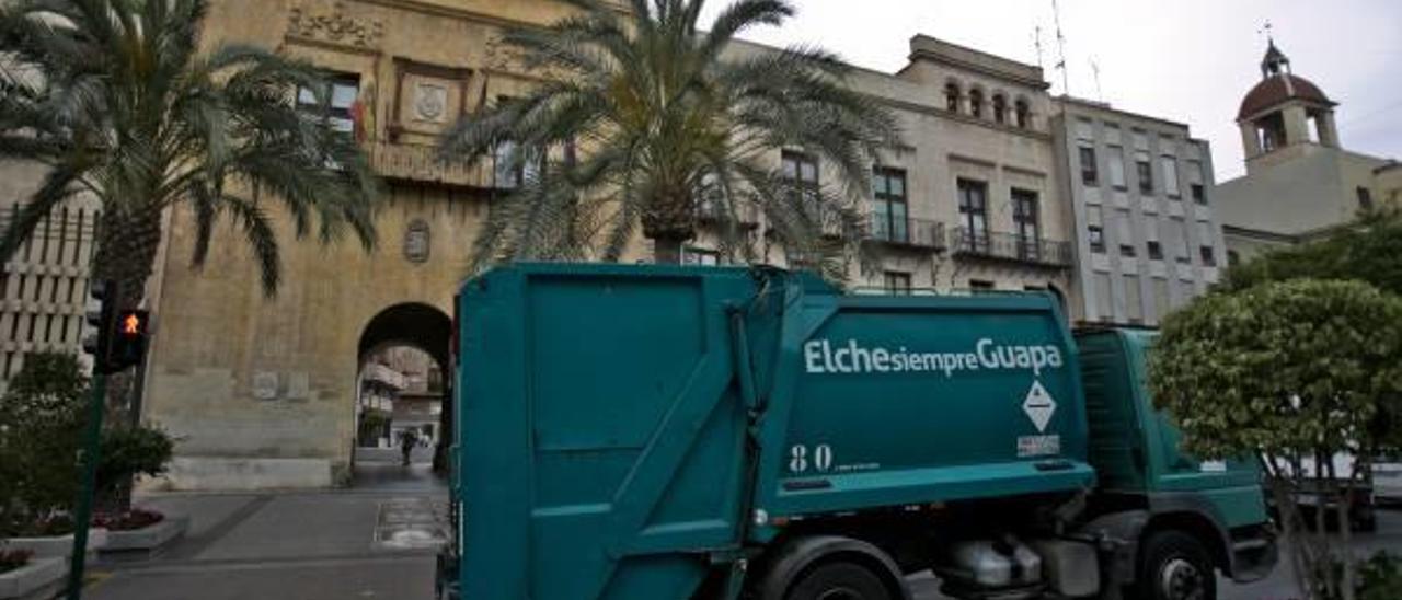 El tripartito impondrá en la contrata el control de camiones de basura por GPS