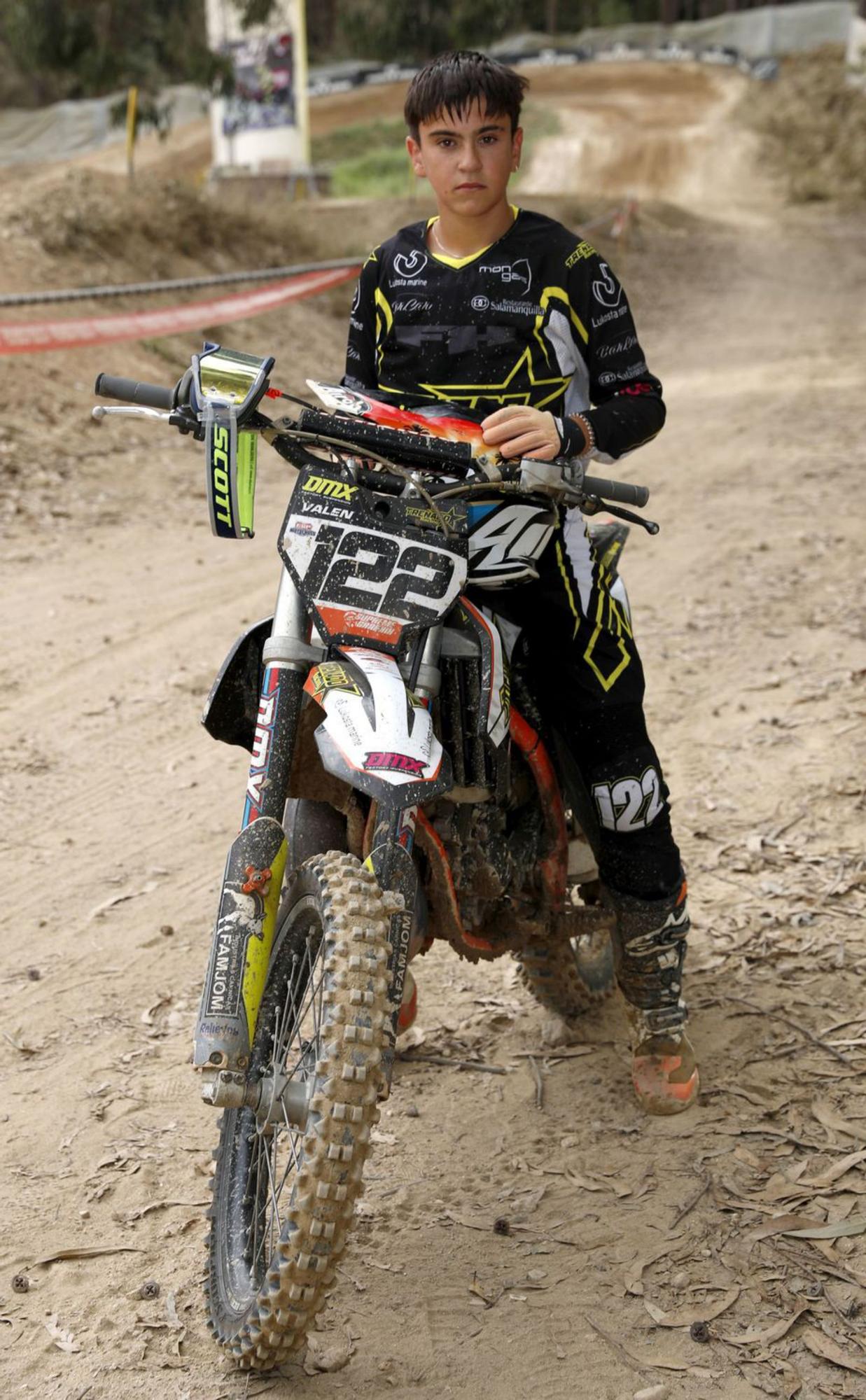 Valentino Vázquez, en un 
entrenamiento en el circuito 
SX Abelleira (Morgadáns). | // JOSÉ LORES