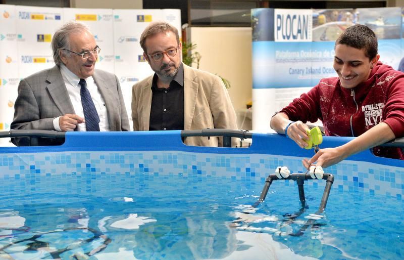 31/05/2018 TALIARTE, TELDE. El consejero de Desarrollo Económico del Cabildo de Gran Canaria, Raúl García Brink, y el director de la Plataforma Oceánica de Canarias (Plocan), Octavio Llinás, ofrecen el balance del Taller de Robótica Marina Educativa en Gran Canaria. SANTI BLANCO  | 31/05/2018 | Fotógrafo: Santi Blanco