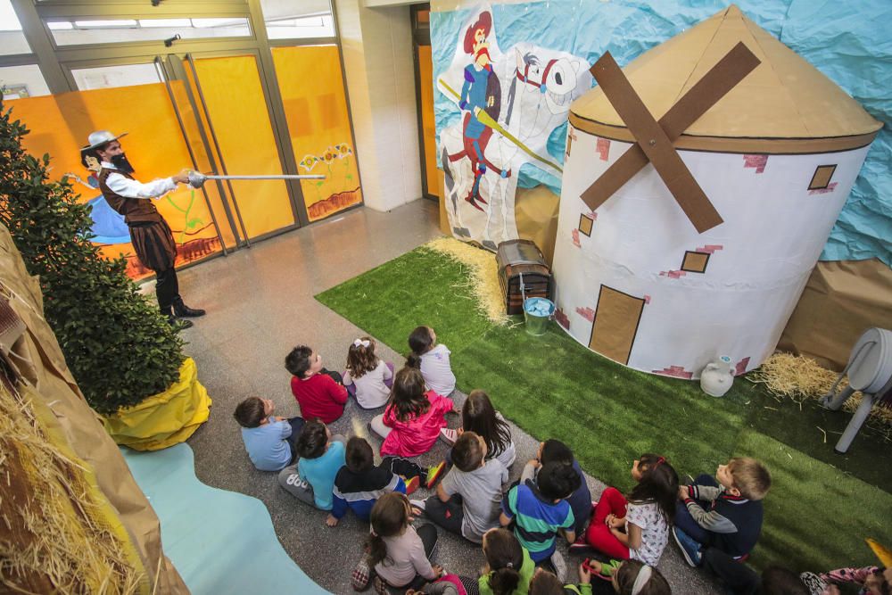 Los personajes de El Quijote pasean por el colegio de Hurchillo