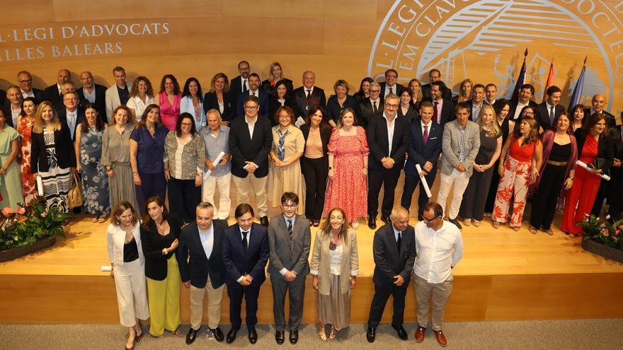 Sesenta abogados de Baleares celebran sus 25 años de colegiación