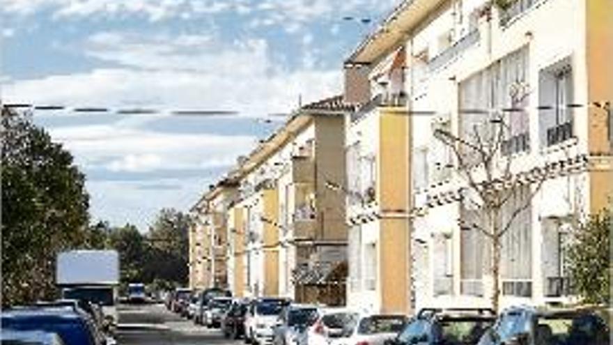 La zona està situada a la falda del castell de Sant Ferran.