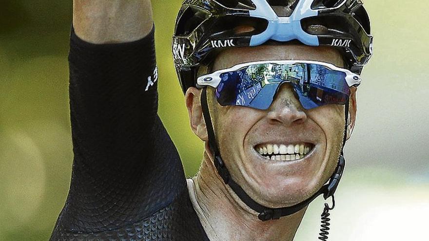 Froome disfruta cuesta abajo