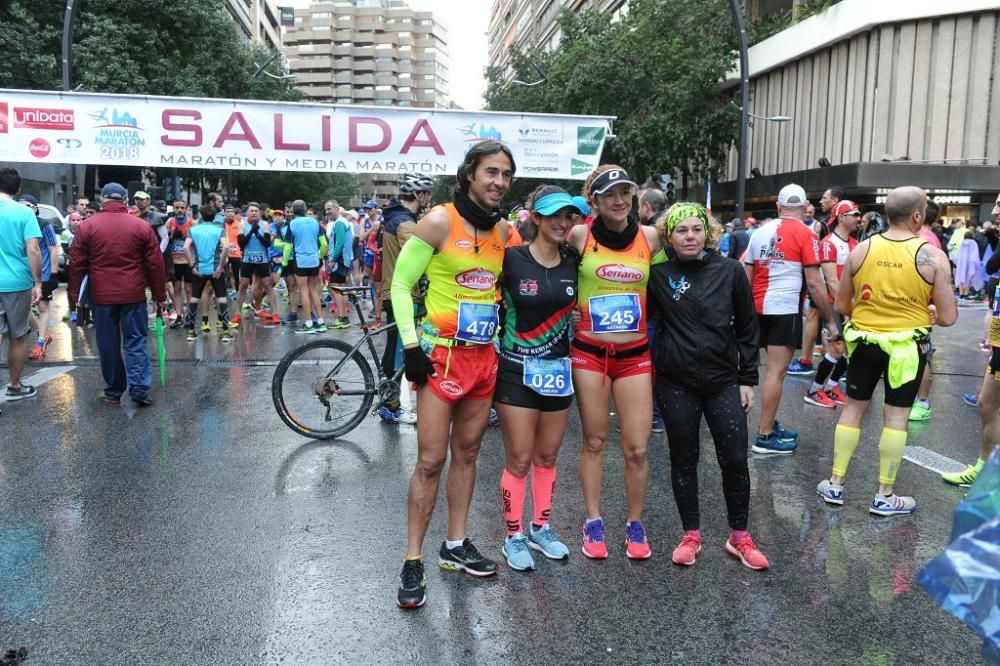 Ambiente y salida de la Maratón y Media Maratón de Murcia