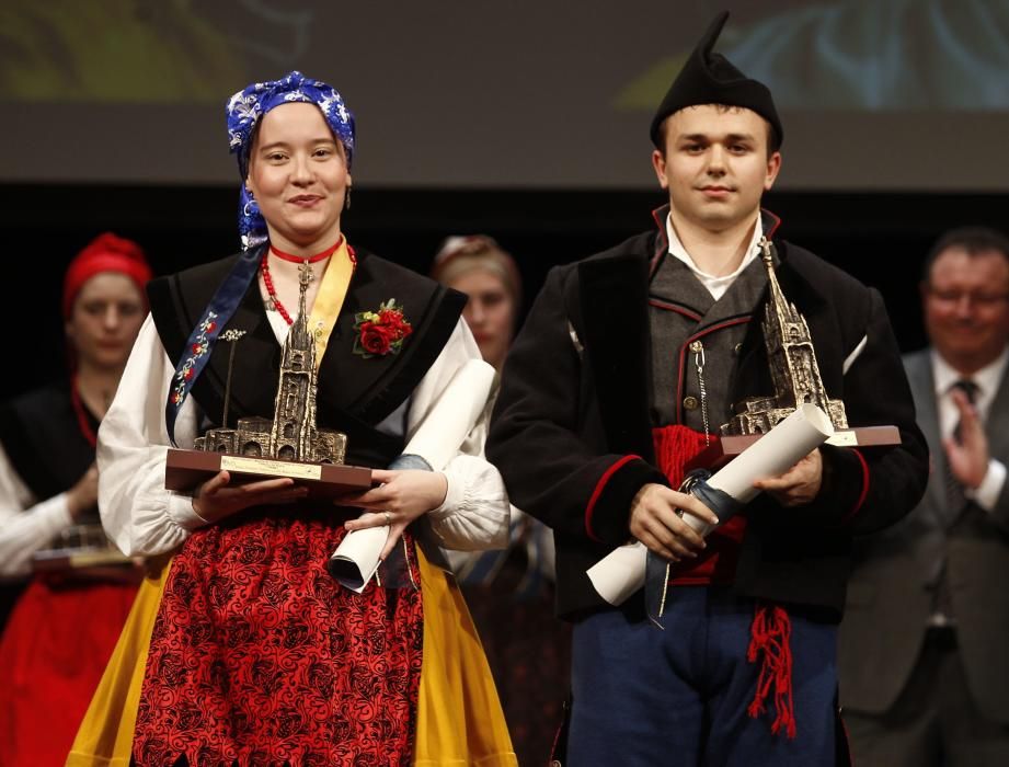 Ceremonia de entrega de los premios del XXIV concurso y muestra del Folclore Ciudad de Oviedo