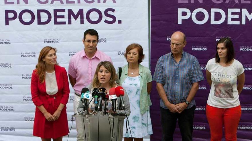 La secretaria general de Podemos Galicia, Carmen Santos, durante una rueda de prensa.