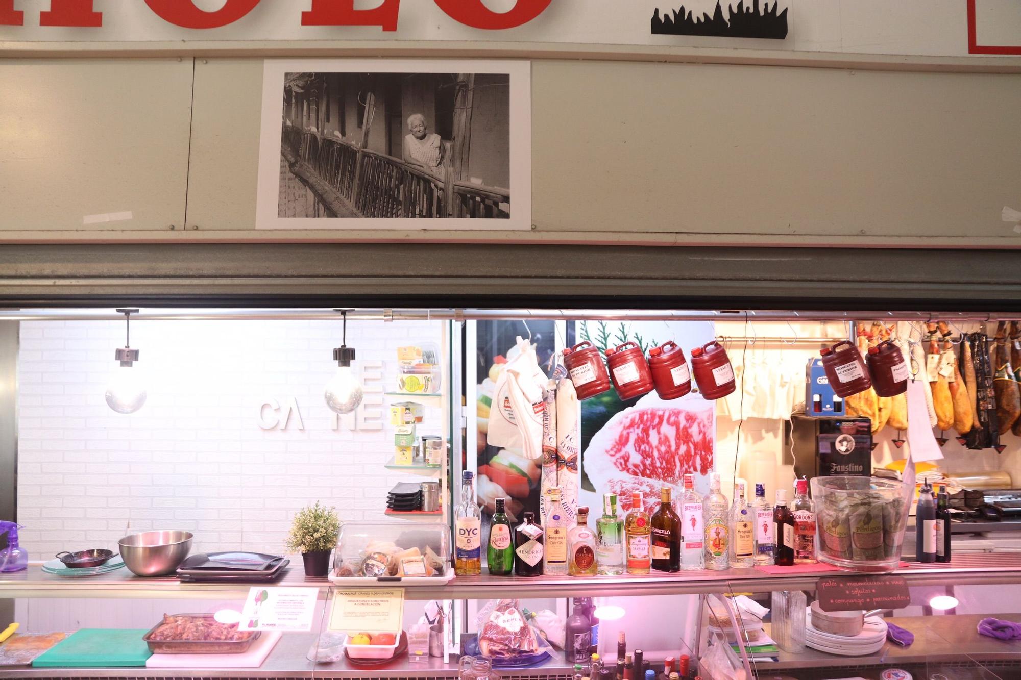 Exposición fotográfica de José Antonio Berrocal en el mercado del Carmen