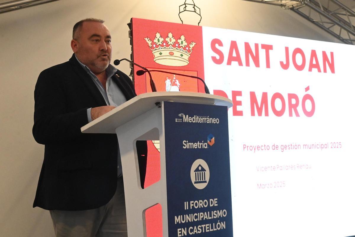 Vicente Pallarés, munícipe de Sant Joan de Moró, ha expuesto los principales proyectos de su localidad.