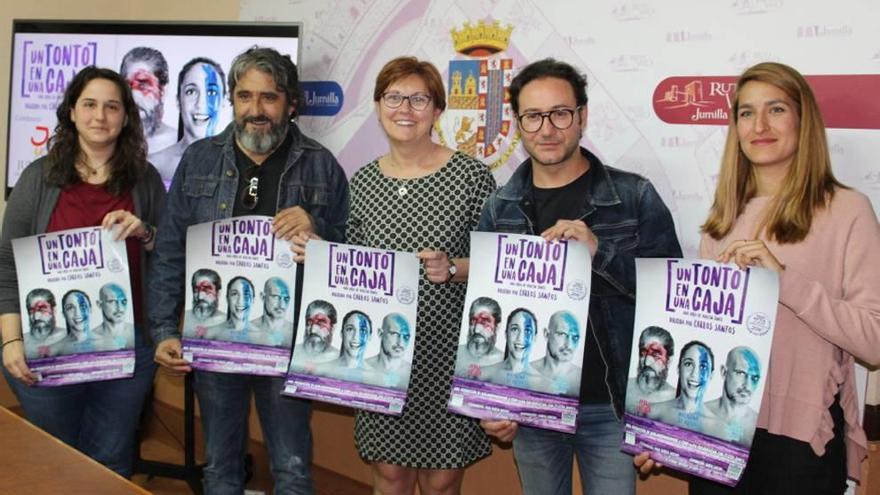 La obra de teatro fue presentada ayer en el Ayuntamiento.