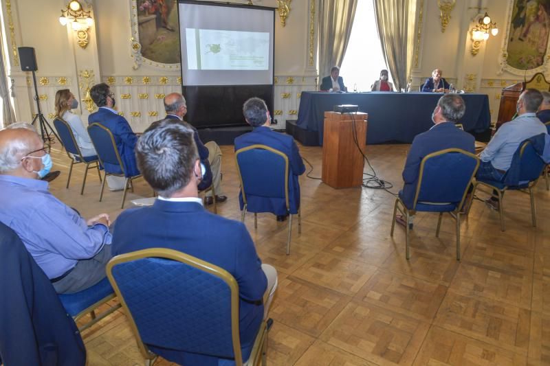 Debate sobre el proyecto turístico para el puerto de Santa Águeda