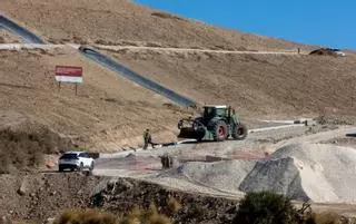 Las obras para hacer del vertedero del Puntal del Búho una zona verde llegan a su fin después 13 años de espera en Elche