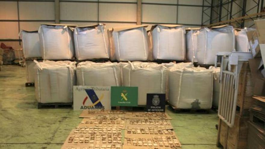 Interceptados más de 60 kilos de cocaína ocultos en un contenedor de fruta situado en el puerto de Vigo