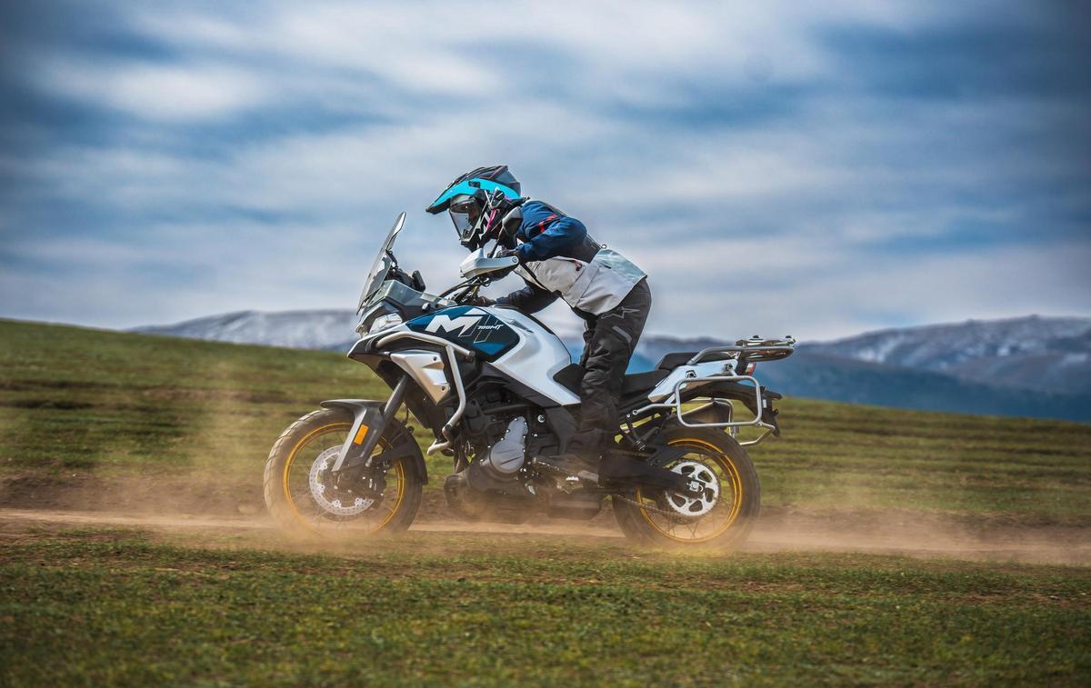 700MT hem günlük kullanıma hem de uzun yolculuklara, hatta arazi şartlarına bile kolaylıkla uyum sağlar