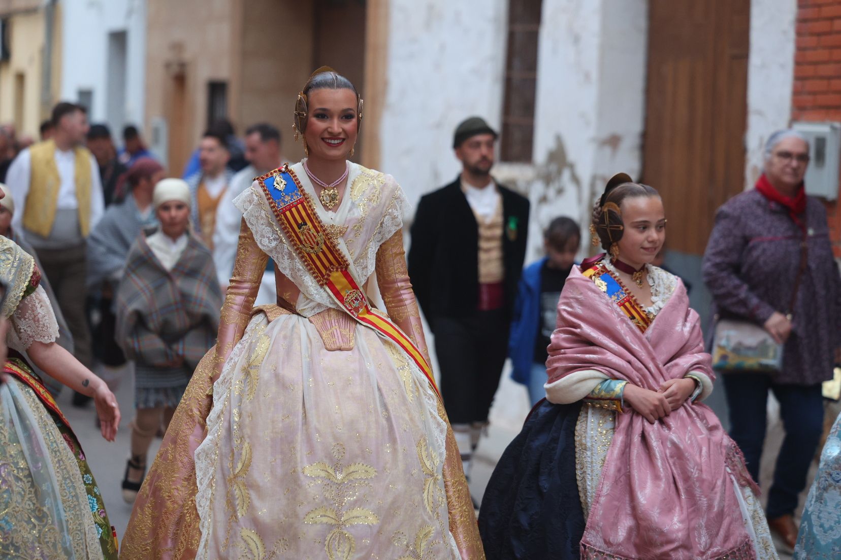 Montroi y su falla reciben a Berta y Lucía