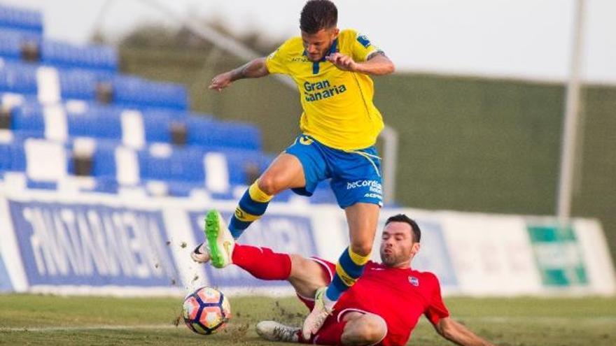 Artiles, en el Pinatar Arena, ante el Hoya Lorca.