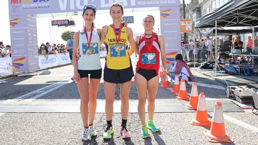 Marta Castroviejo, Sonia Abad
y Sofía Freaza.   | // JOSÉ LORES