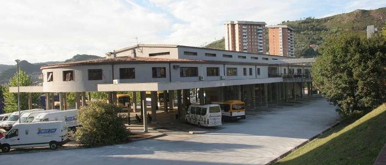 La actual estación de autobuses que se encuentra en la zona de O Pino. // Iñaki Osorio