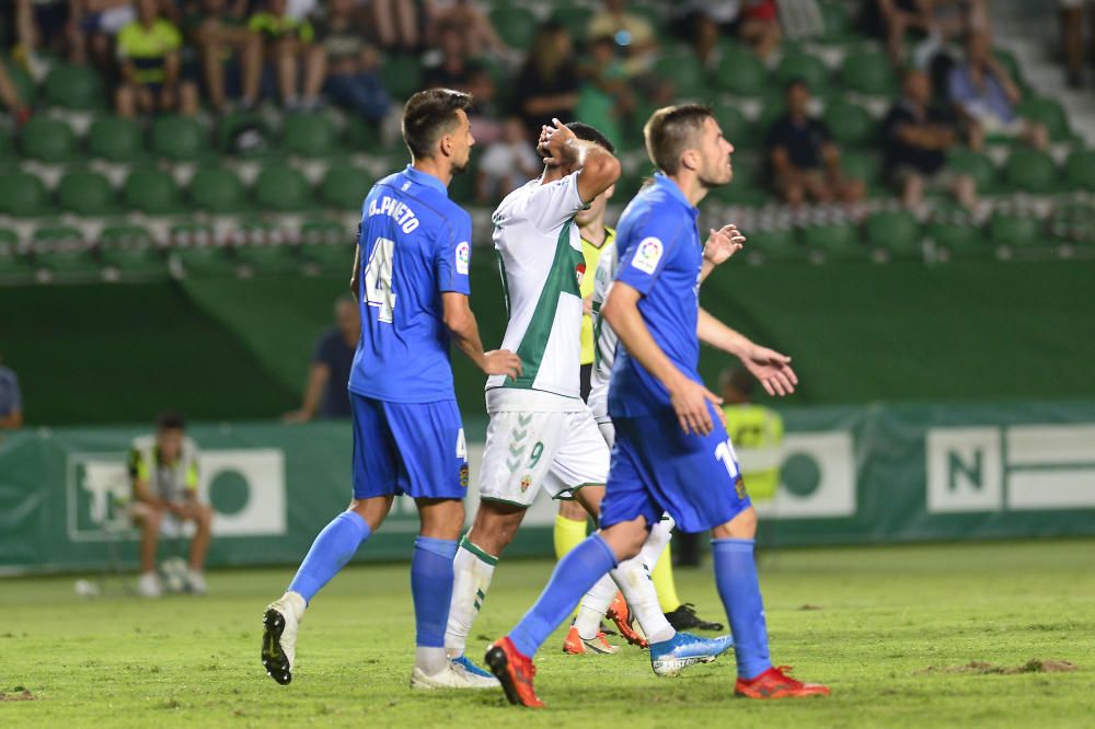 Partido de la primera jornada entre el Elche y el Fuenlabrada