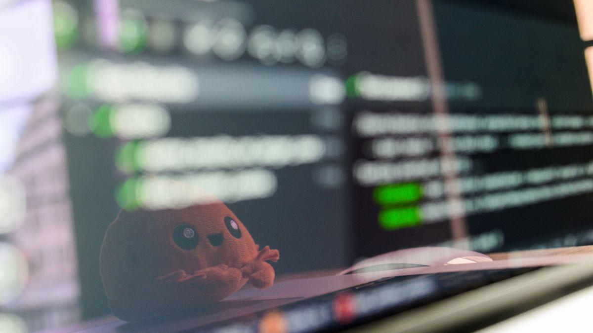 Las pruebas con modelos de código abierto y dispositivos Android apuntan a una nueva frontera de la ciberseguridad, aunque los experimentos todavía no reproducen todas las condiciones de un ataque real.