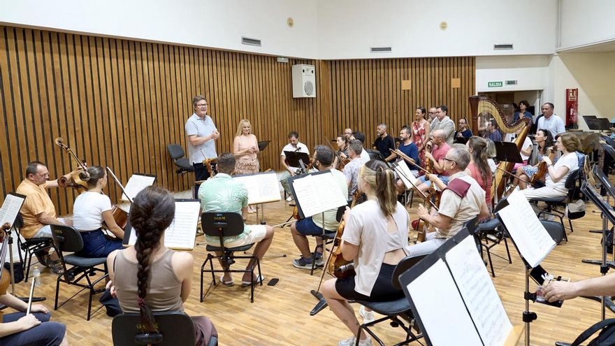 Pilar Jurado y la ÖSRM ofrecen un homenaje a la ópera para alzar el vuelo en San Javier