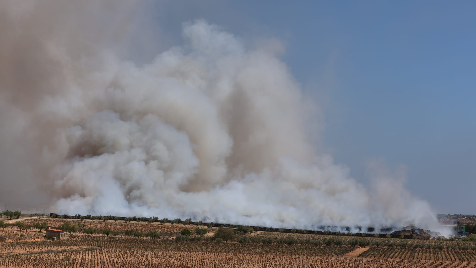 Incendio en la planta de tratamiento de residuos de San Antonio de Requena