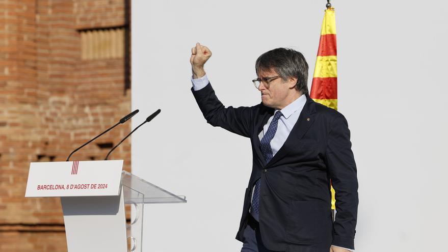 Puigdemont reaparece y defiende su huida: &quot;Quería entrar en el Parlament, pero Interior me lo negó&quot;