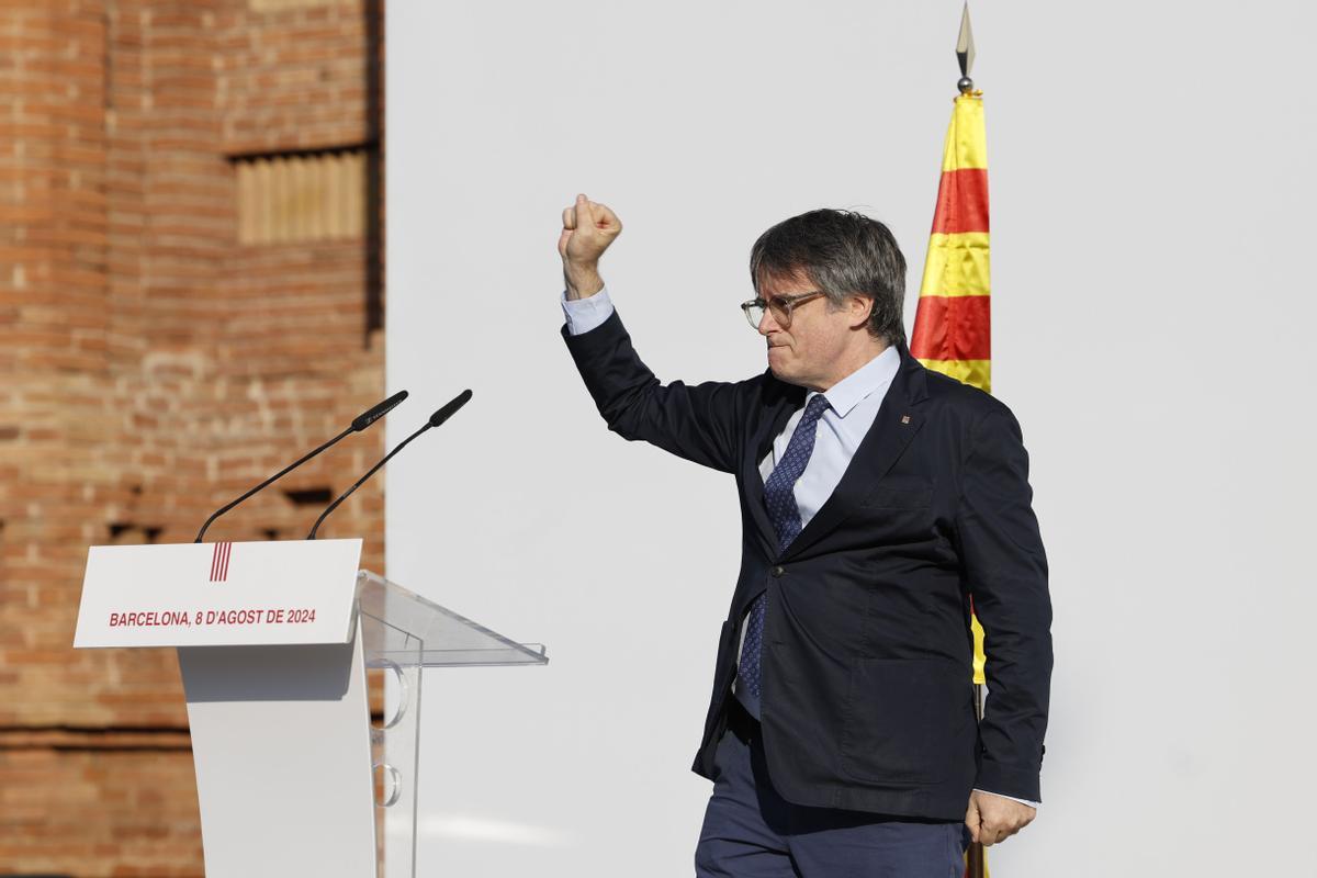 Puigdemont reaparece y defiende su huida: Quería entrar en el Parlament, pero Interior me lo negó