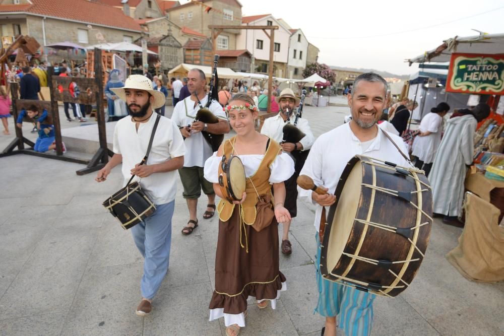 El municipio de Poio vive el día grande de la fiesta que reivindica el origen gallego del Almirante.