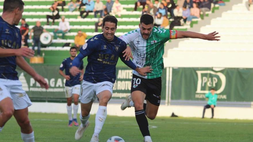 El rodillo del Antequera marca el paso hacia Primera RFEF