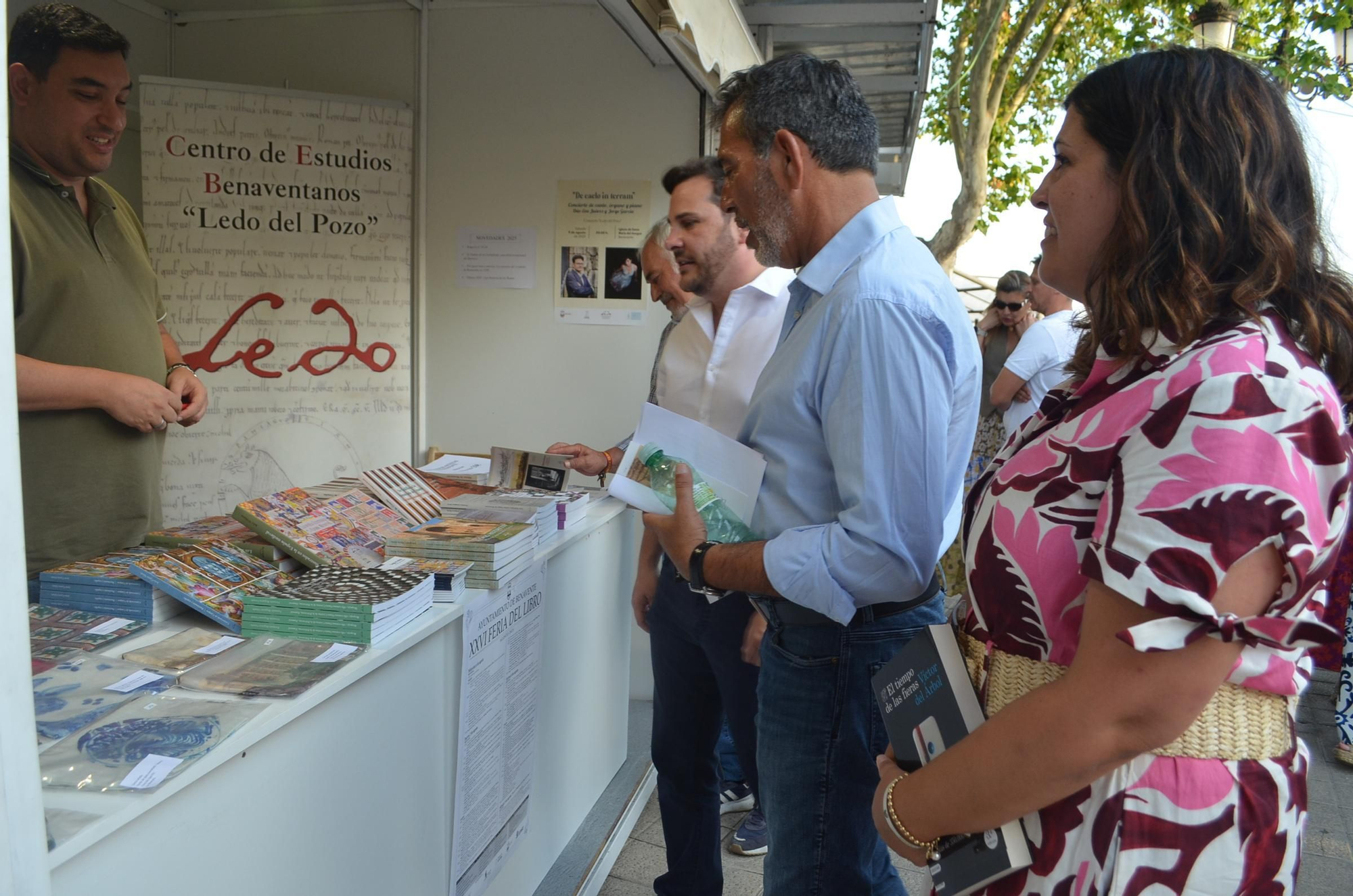 GALERÍA| La XXVI Feria del Libro de Benavente ya en marcha