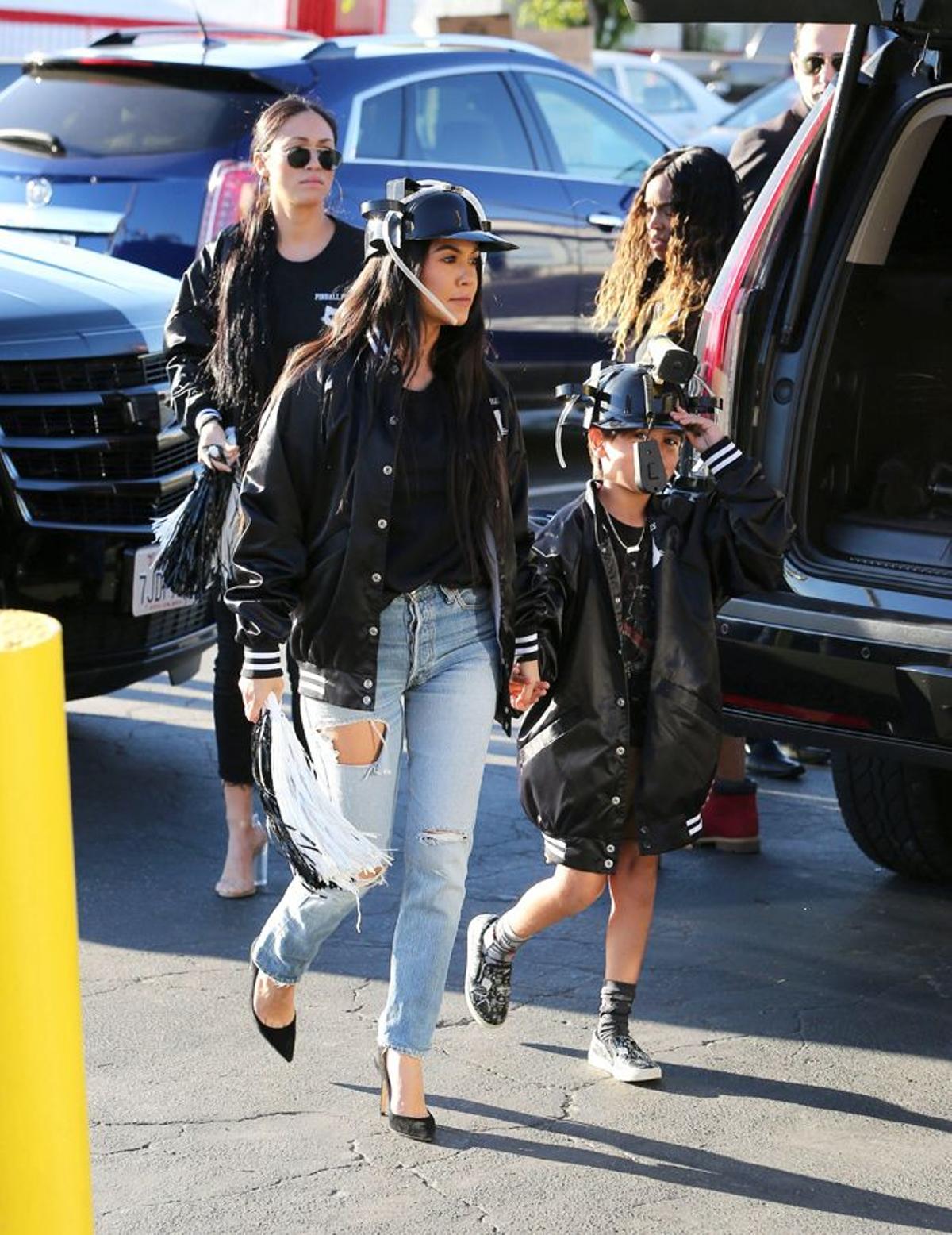 Kourtney Kardashian y su 'casco'