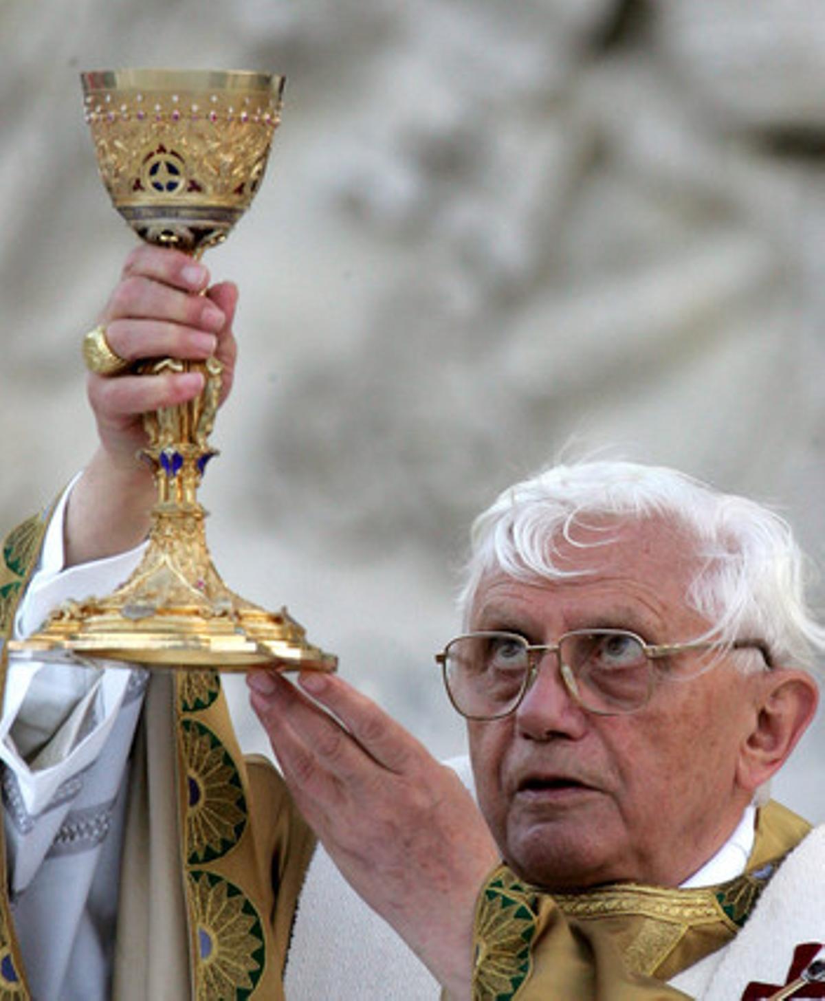 La renúncia del Papa comentada a les xarxes La renúncia del Papa comentada a les xarxes