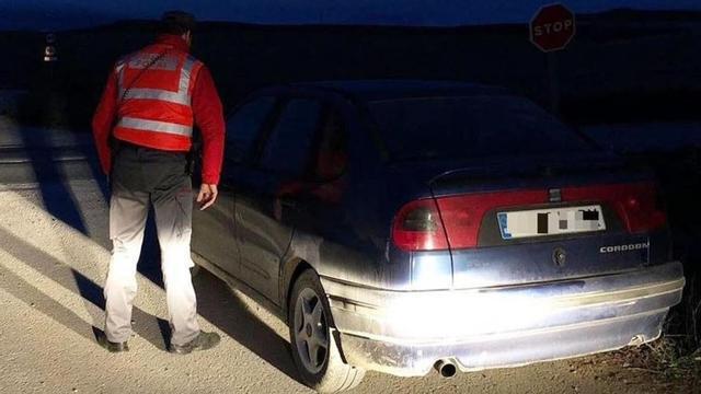 Un conductor sin carnet da positivo en alcohol y en cinco drogas