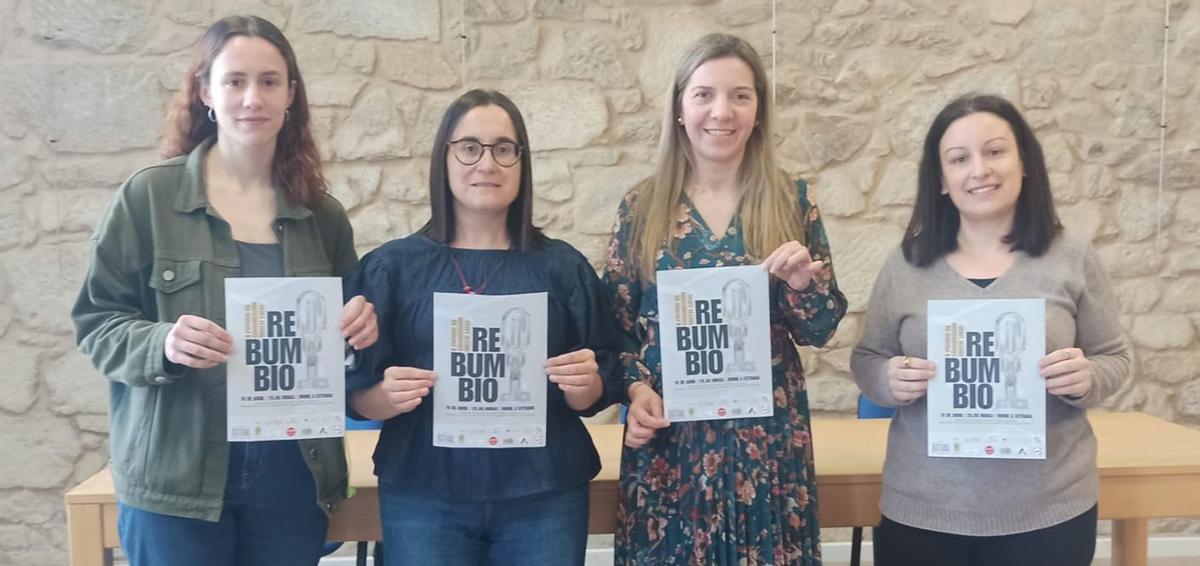 El equipo organizativo de los premios con la concejala Lucía Seoane. | F.C.