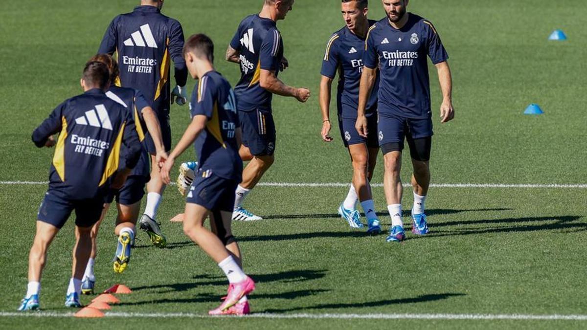 Los jugadores del Real Madrid, durante el último entrenamiento, previo al partido contra la UD Las Palmas.