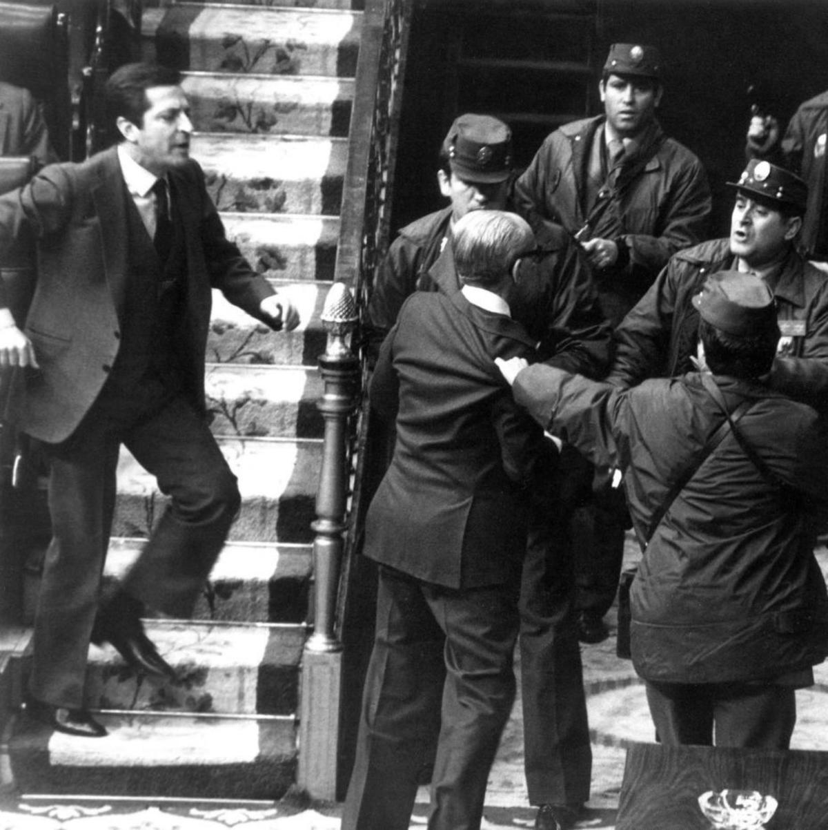 45 trets contra la Constitució