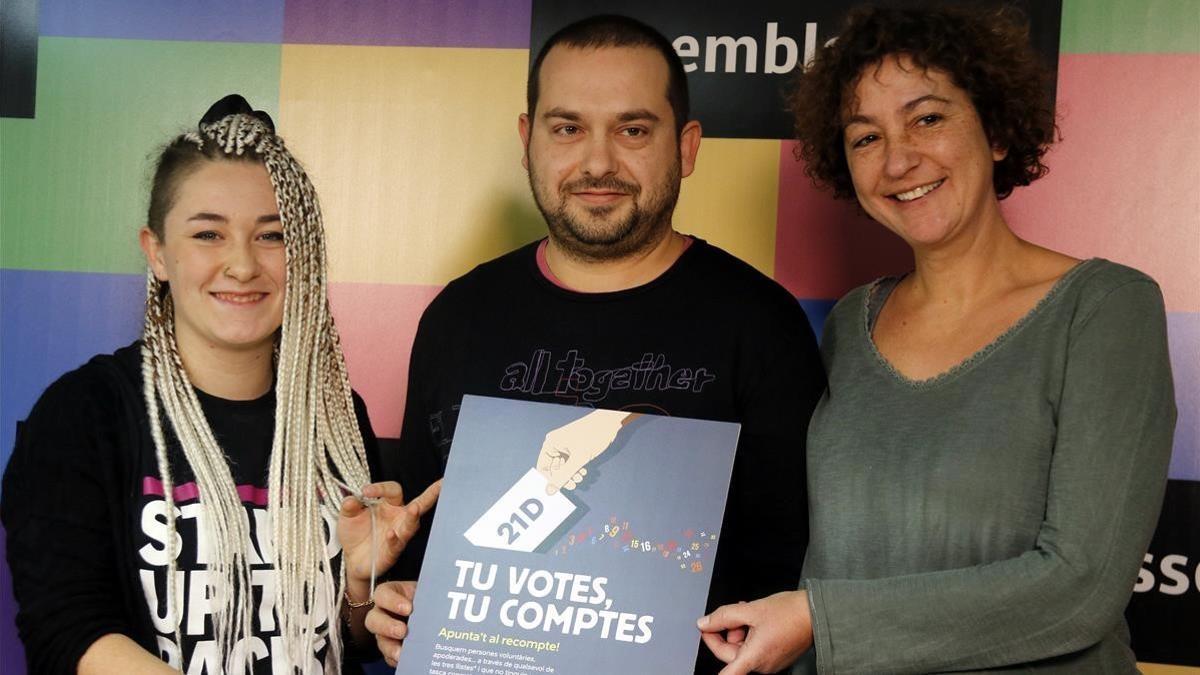 Maria Morante, Jordi Peiró y Maria Ballester presentan las campaña &quot;Tu votes, tu comptes&quot;.